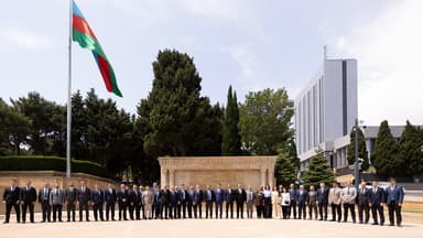 "AzerGold" QSC-nin fəaliyyətə başlamasının 10 illiyi münasibətilə Fəxri xiyaban və Şəhidlər xiyabanı ziyarət olundu (FOTO)