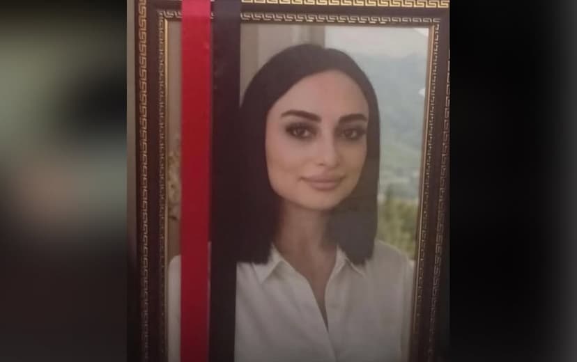 "Nigarın iflic olmasından sonra atam da dünyasını dəyişdi" - Ailəsi onları ittiham edir