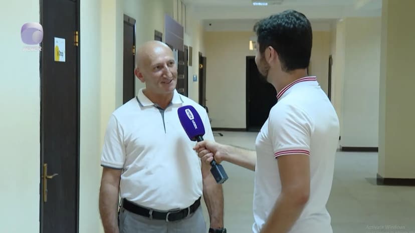 58 yaşında tələbə oldu: Ən çox nəvələri sevindi (VİDEO)