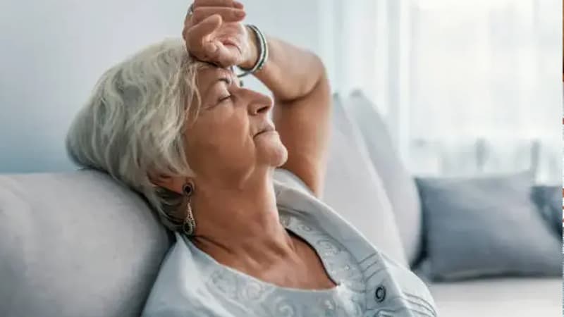 60 yaşdan sonra bu əlamətlərə diqqət yetirin: Nəfəs darlığı, ayaqlarda şişkinlik...