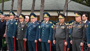 Zakir Həsənovla Elçin Quliyev generalın dəfnində (FOTO)