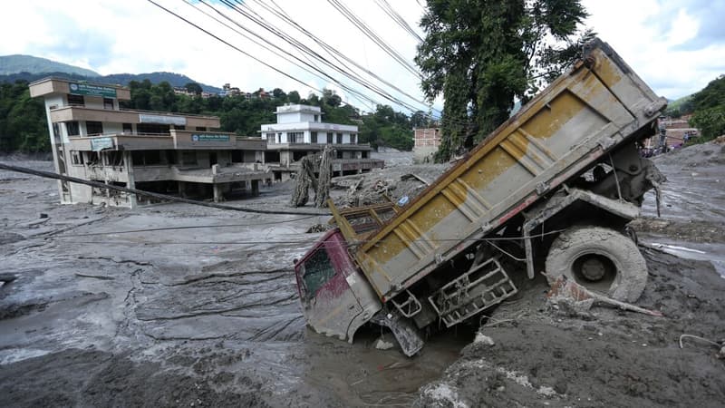 Nepalda infrastrukturun bərpasına ən azı 5 milyard dollar lazım olacaq