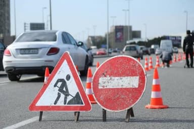 Sabahdan iki küçədə yollar təmirə bağlanır