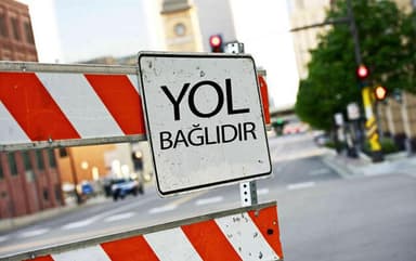 8 Noyabr prospekti istiqamətində yol bağlandı