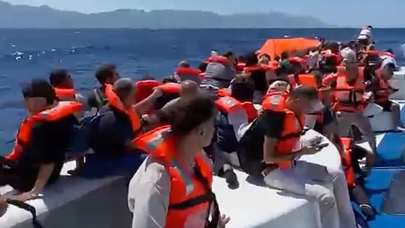 267 nəfəri daşıyan gəmi 20 dəqiqəyə batdı: Faciədən sağ çıxanlar danışdı