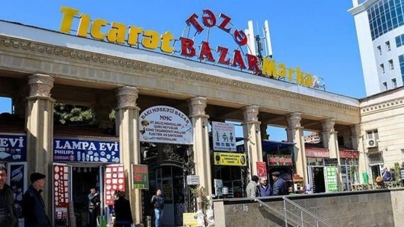 "Təzə Bazar"da oğurluq: Müştəri kimi getdi, 1100 manatlıq telefon oğurladı
