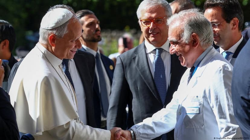Papa XIV Leo ağciyər əməliyyatı keçirib