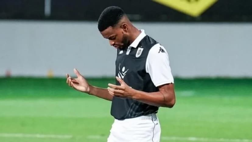 "Neftçi"nin futbolçusu kobudluğuna görə ikioyunluq cəzalandırıldı