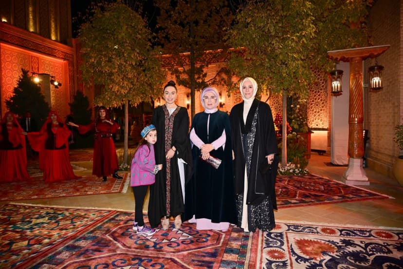Leyla Əliyeva Səmərqənddə “Əbədi şəhər” kompleksi ilə tanış olub
