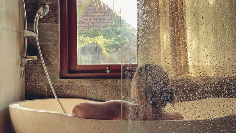 Dermatoloqdan isti duşun təhlükələri barədə xəbərdarlıq