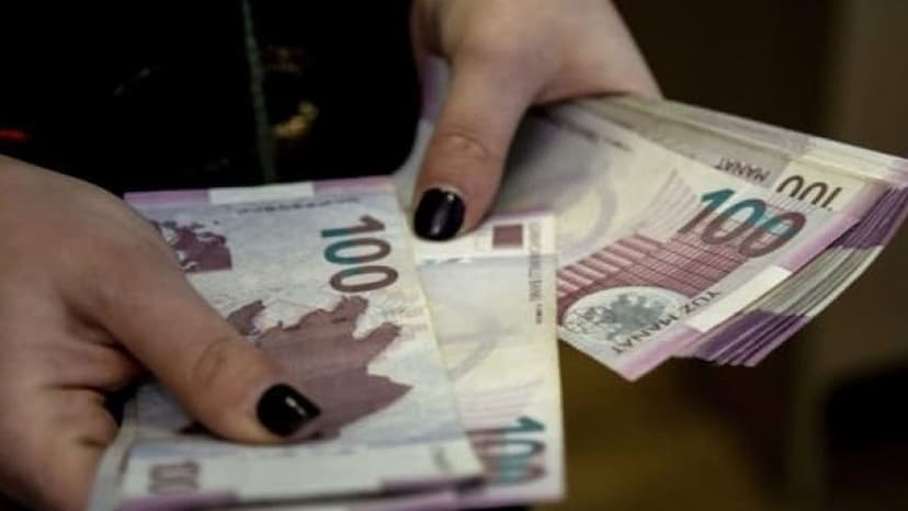 Azərbaycanlılar hər 100 manatın cəmi 2 manat 40 qəpiyini yığa bilir