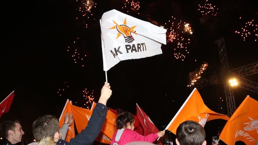 Qardaşlıq qarşılıqlı hörmət tələb edir (ŞƏRH)