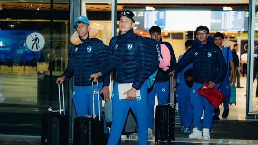 FIFA U-15 Dünya Çempionatı və Festivalının ilk iştirakçısı Azərbaycana gəldi (FOTO)