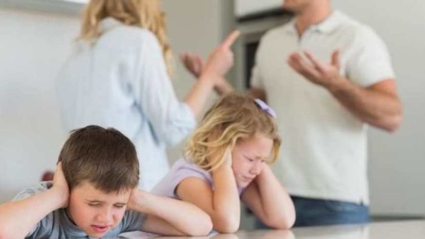 Atanın iddiası qismən təmin edildi: Ananın verdiyi aliment artırıldı