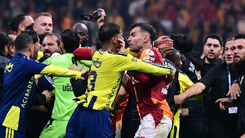 TFF "Fənərbağça" və "Qalatasaray"ın futbolçusunu cəzalandırdı