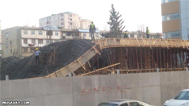 Bakıda tikilməkdə olan bina niyə uçdu? - FOTOLAR