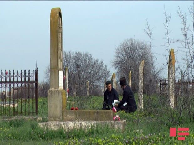 Ermənilər qəbiristanlığa gedən azərbaycanlıları atəşə tutdu - FOTOLAR