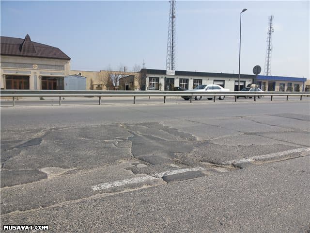 Bakı-Sumqayıt yolu bərbad hala düşüb - FOTOLAR