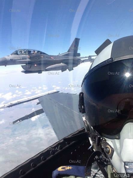 Azərbaycanlı pilotun F-16 qırıcısında “Selfie”si - FOTOLAR