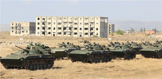 Ermənistanda 150 hərbi texnika döyüşə hazırlaşır - FOTO/VİDEO