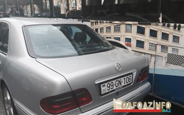 Bakıda yarışan avtobuslar toqquşdu: yaralılar var