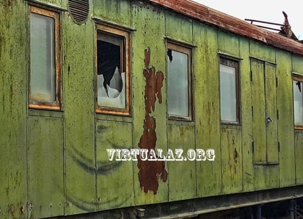 Həyətində dəmiryol xətti də var, şəxsi qatarı da... - Yalnız Bakıda