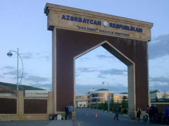Azərbaycanlı generalın həyat yoldaşı və 4 uşağı ölkədən necə qaçıb?
