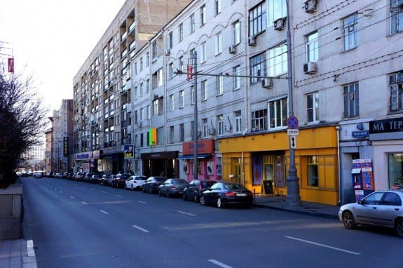 “AST Telman” Moskvada otel tikə bilmədi, borca görə torpağını verdi
