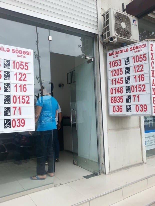 Bakıda dollar panikası səngidi - FOTO