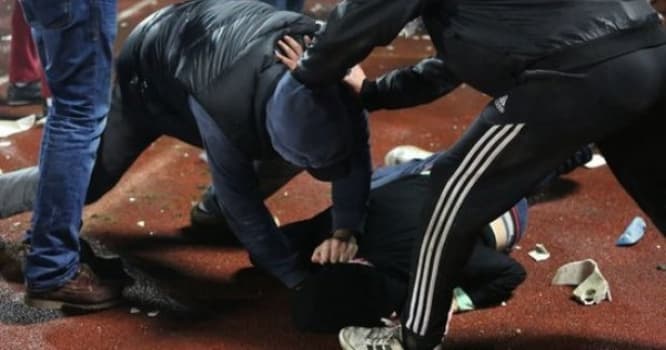 Bakıda kütləvi dava: Ər-arvad icra məmurları ilə dalaşıb
