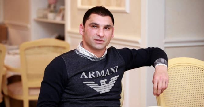 Mahir Şükürovun “qoçu” qardaşı jurnalisti hədələdi - Cavid Hüseynov sizə dərs olmadı?
