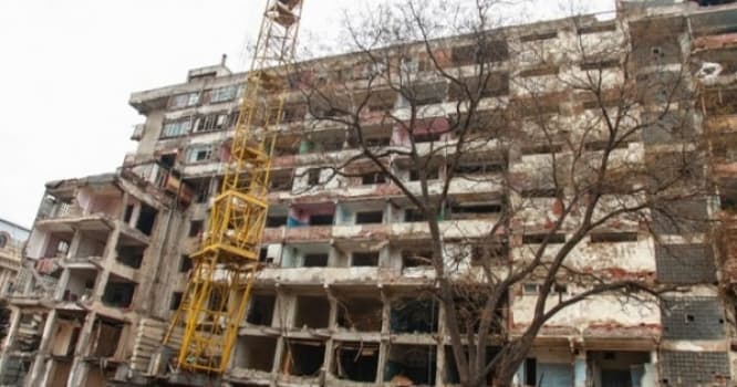 Bakıda iki bina təcili sökülür - VİDEO
