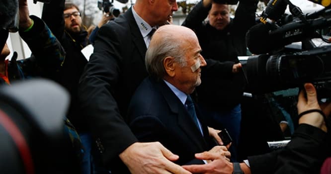 "Bir neçə aylıq evli olduğum qız dostum da məni müdafiə edir" - Blatter