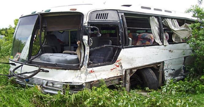 Avtobus qəzaya düşdü, ölən və xəsarət alanlar var - Bakıda + YENİLƏNİB