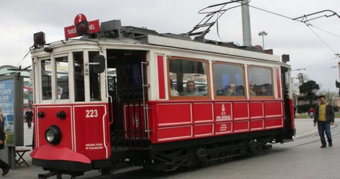 Tramvaylar Bakıya qayıdır - Video