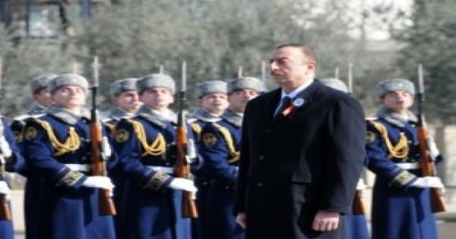 İlham Əliyev “Xocalı” abidəsini ziyarət edib