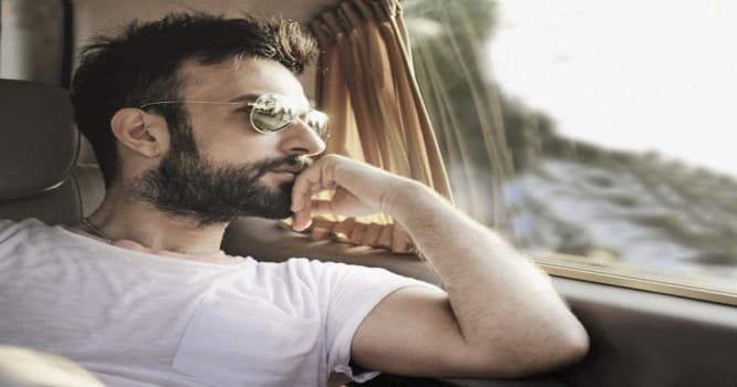 Tarkan özünə TV açır