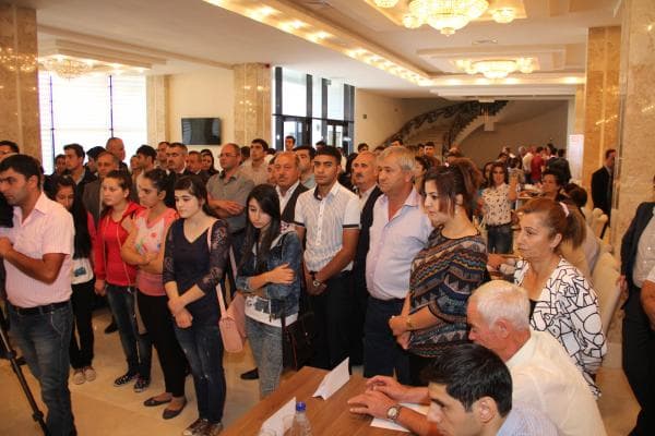 İşsizlərin hesabına varlanan şəbəkə - Azərbaycanda