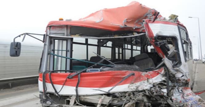 Bakıda daha bir avtobus qəzası - Ölən var