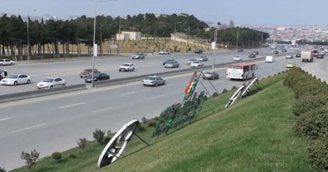 Bakının girişində tıxacı azaltmaq üçün yol genişləndirilir - Video