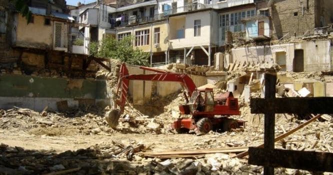 Bakının 9 rayonunda köhnə binalar söküləcək - SİYAHI