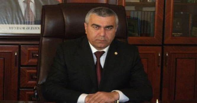 İcra başçısı 5 uşaq anasını məsxərəyə qoydu - VİDEO