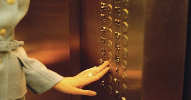 1 ay liftdə qaldı, aclıqdan öldü
