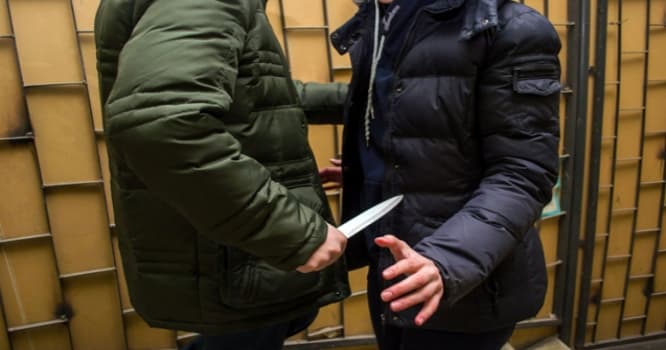 Azərbaycanda kredit cinayəti: zaminin qardaşını bıçaqladı