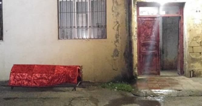 Özünü anasının qəbri üstə öldürdü - 4 uşaq anasının dramı...