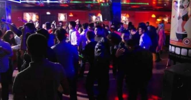 Bakı barlarında gənclər necə aldadılır? - “Bir bakal viski 250 manat”
