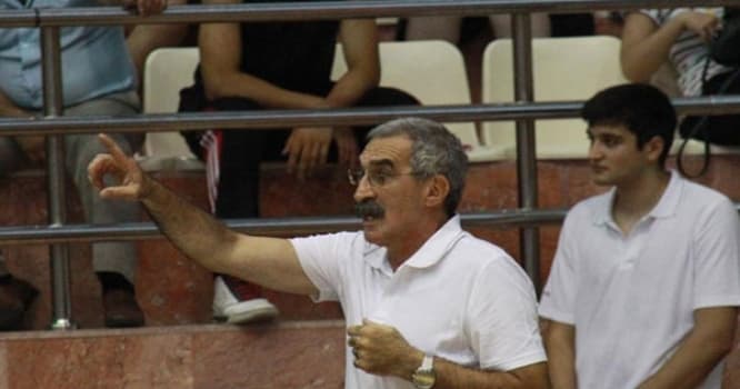 Azərbaycan millisinin baş məşqçisi istefaya göndərildi