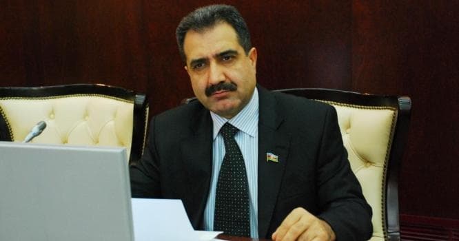 Deputat dollar kreditlərinə görə hökuməti tənqid etdi