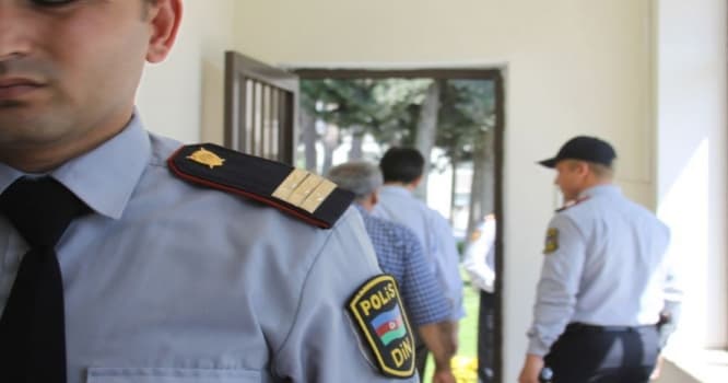 Polis dələduzları niyə müdafiə edir?