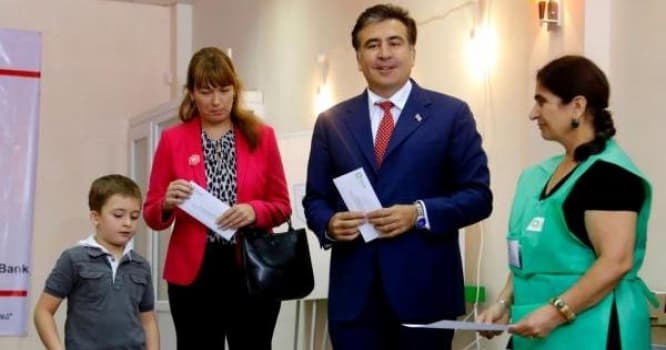 Sabiq prezidentin ailə üzvləri Brüsseldəki hava limanında olub